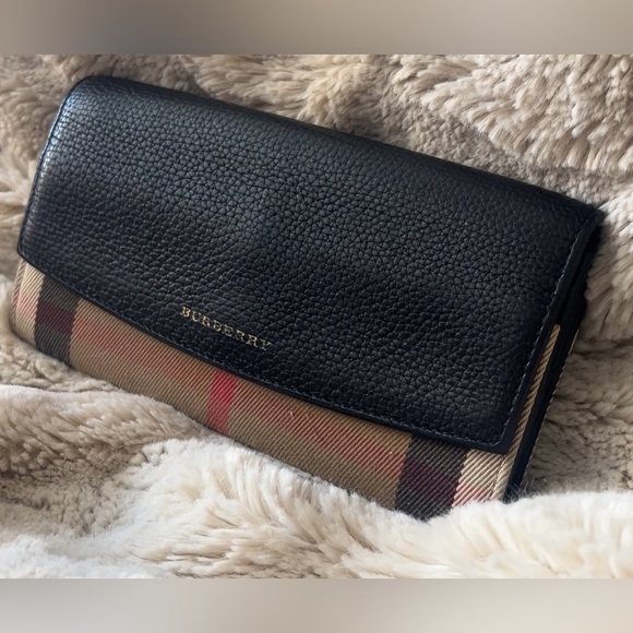 Burberry | Women’s Sleek Design Long Wallet Leather & Canvas Snap Closure - Picture 2 of 11